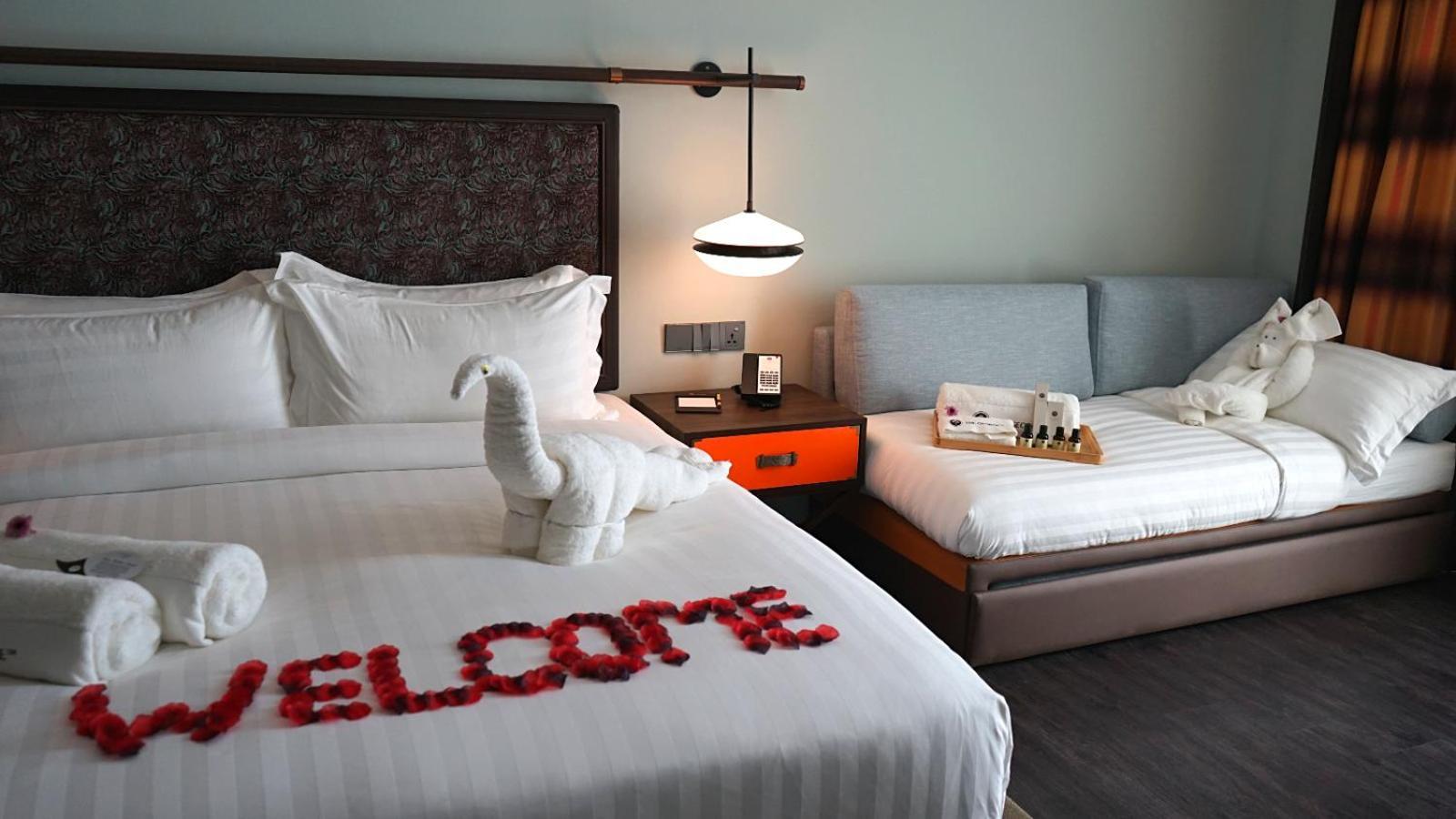 The George Penang By The Crest Collection Hotel George Town Eksteriør billede A room at the hotel